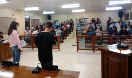 Auditório estava lotado para acompanhar os trabalhos.